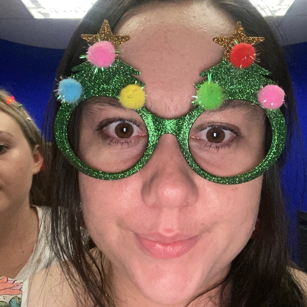 Meet your Posher, Elise